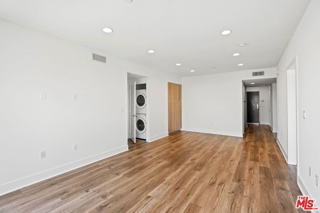 1301 Brockton Avenue - Photo 3