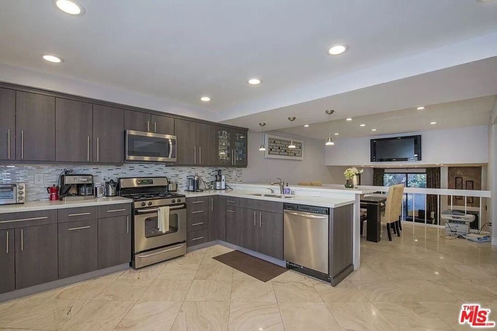 6205 1/2 Nita Avenue - Photo 5