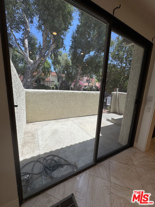 6205 1/2 Nita Avenue - Photo 4