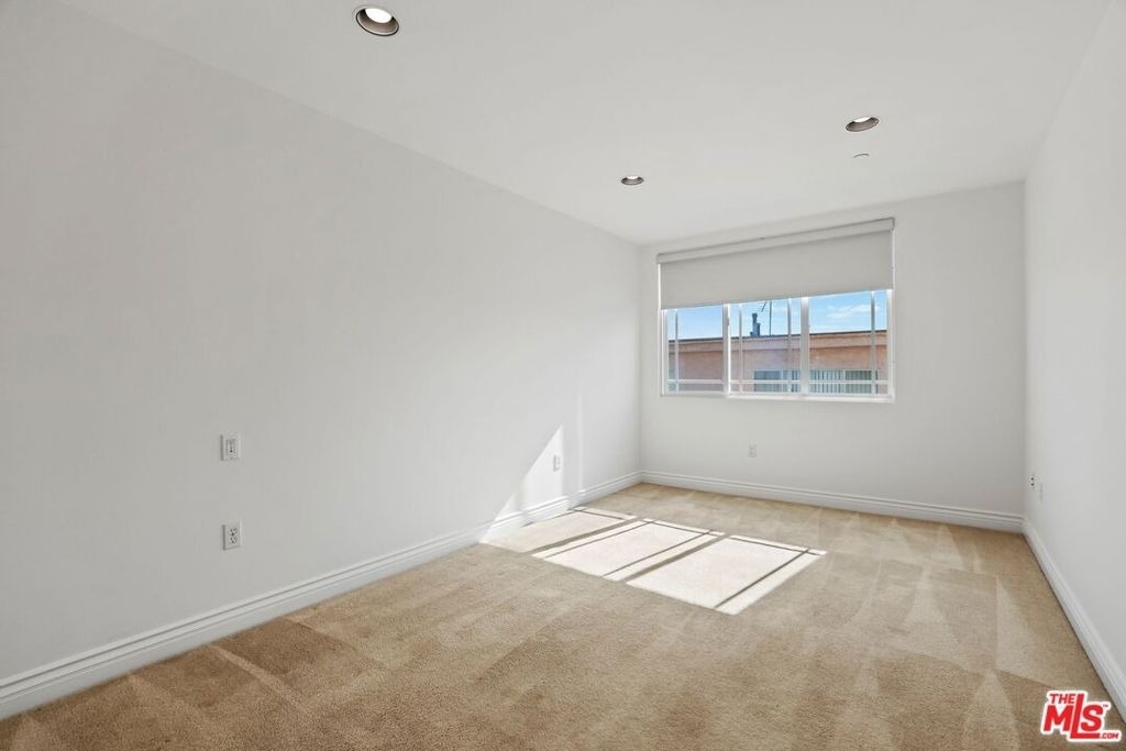 11346 Iowa Avenue - Photo 4