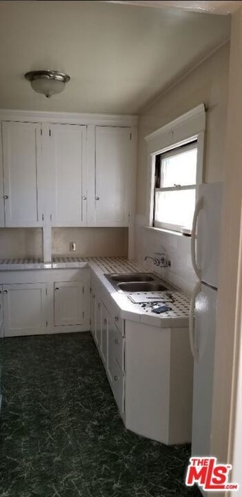 1320 N Harvard Boulevard - Photo 3