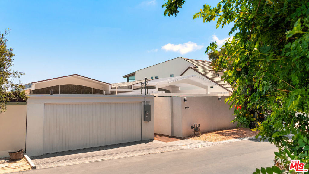 27044 Malibu Cove Colony Drive - Photo 3