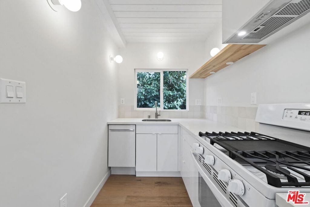 2210 Echo Park Avenue - Photo 5