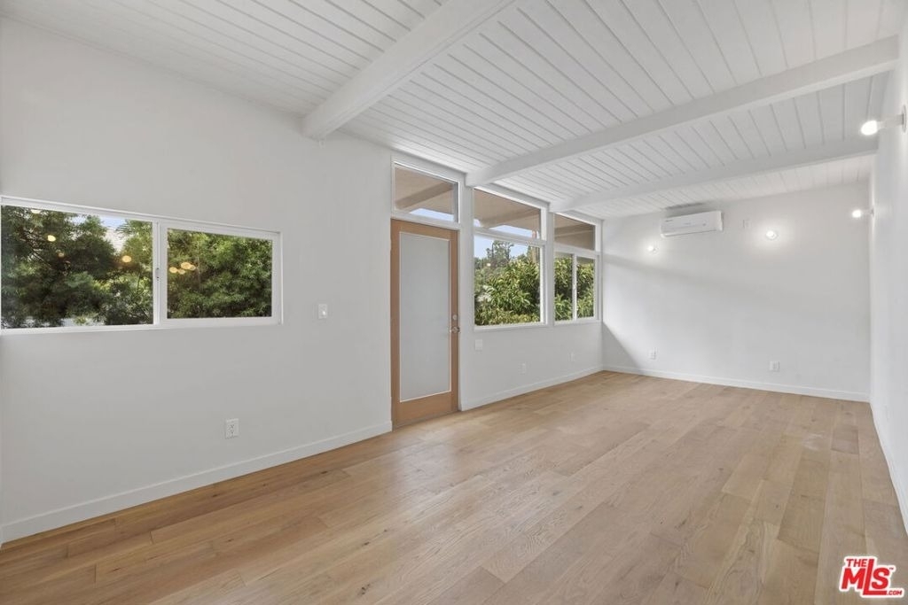2210 Echo Park Avenue - Photo 2