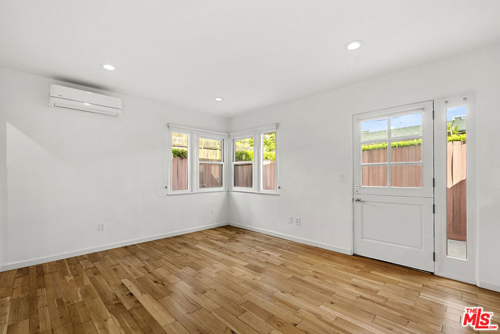 838 Hilldale - Photo 7