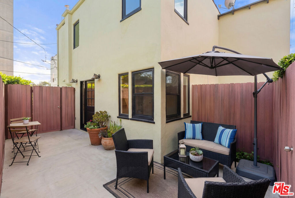 838 Hilldale - Photo 1
