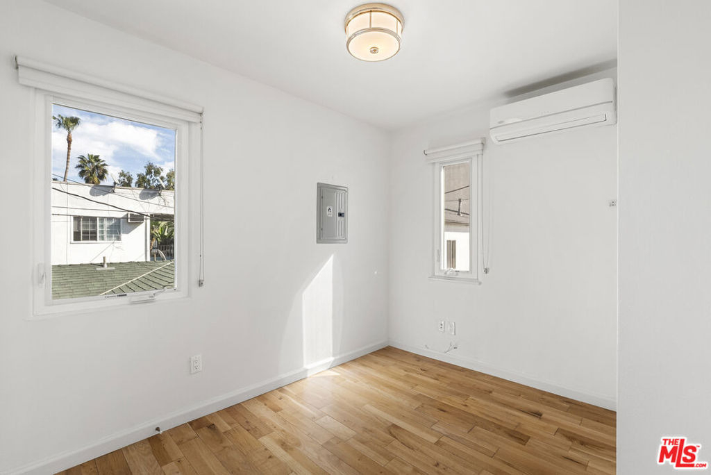 838 Hilldale - Photo 17