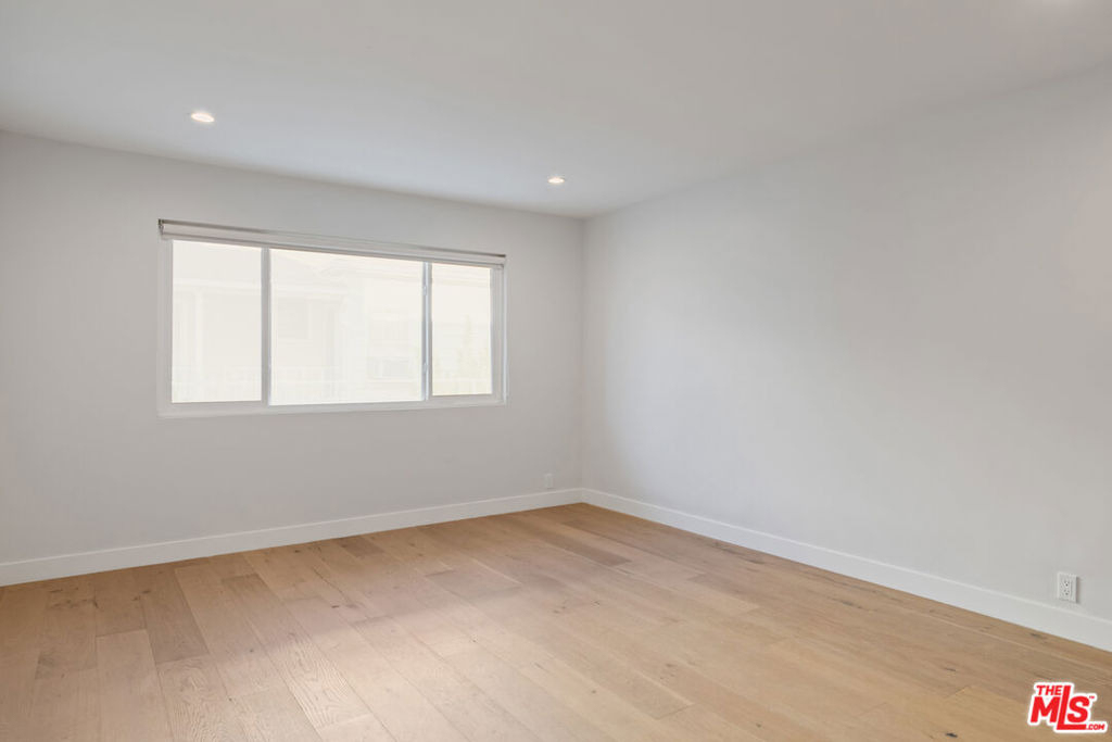 153 S Palm Drive - Photo 25
