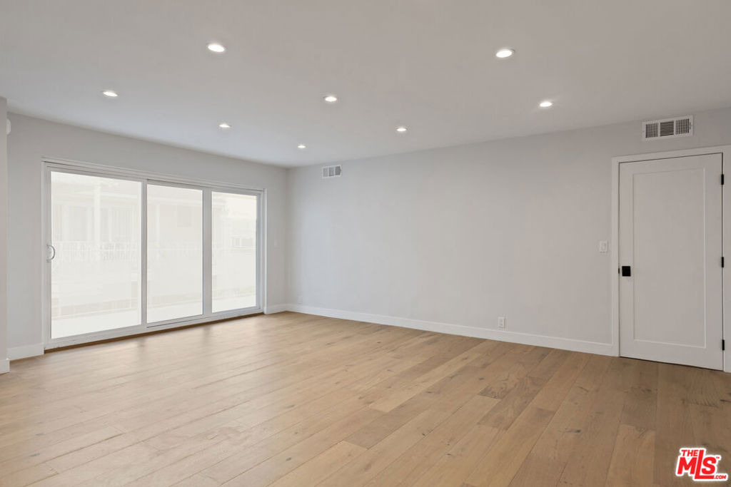 153 S Palm Drive - Photo 20