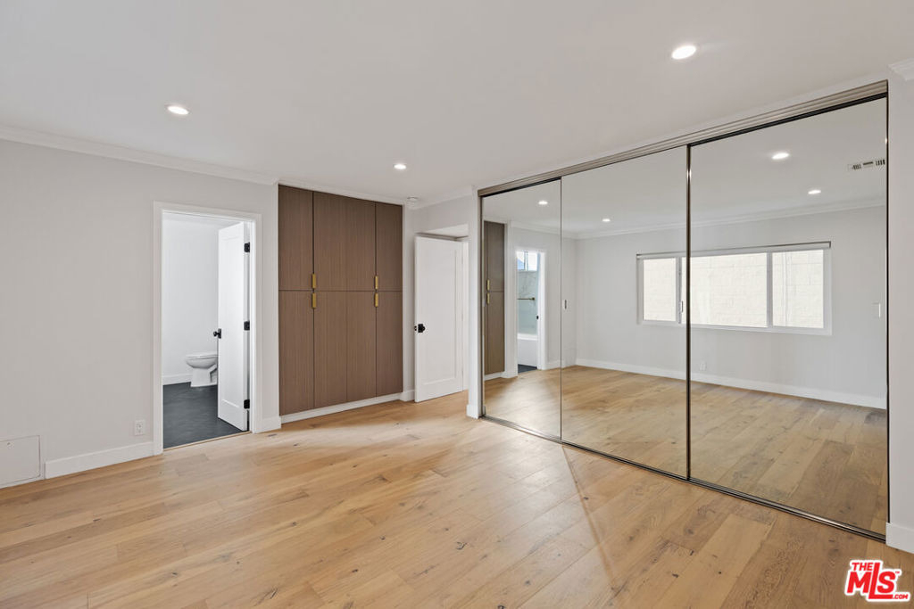 153 S Palm Drive - Photo 19