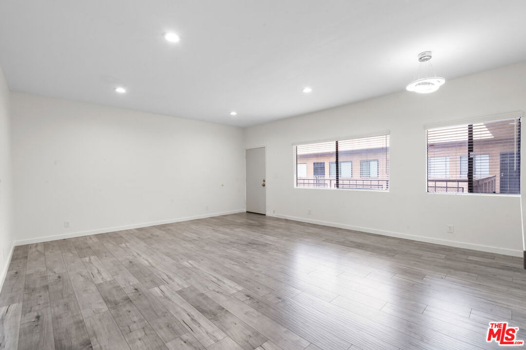 424 S Westmoreland Avenue - Photo 10