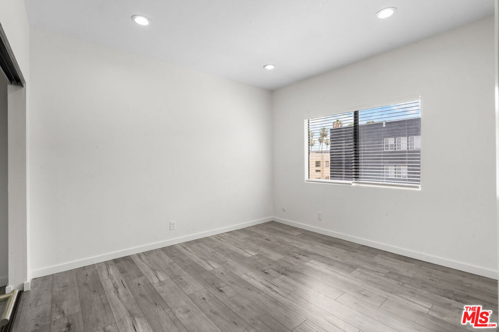 424 S Westmoreland Avenue - Photo 29