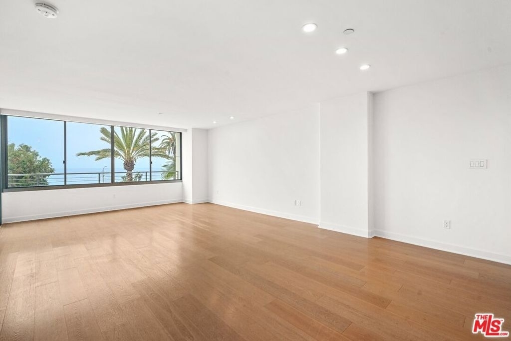 1221 W Ocean Avenue - Photo 3