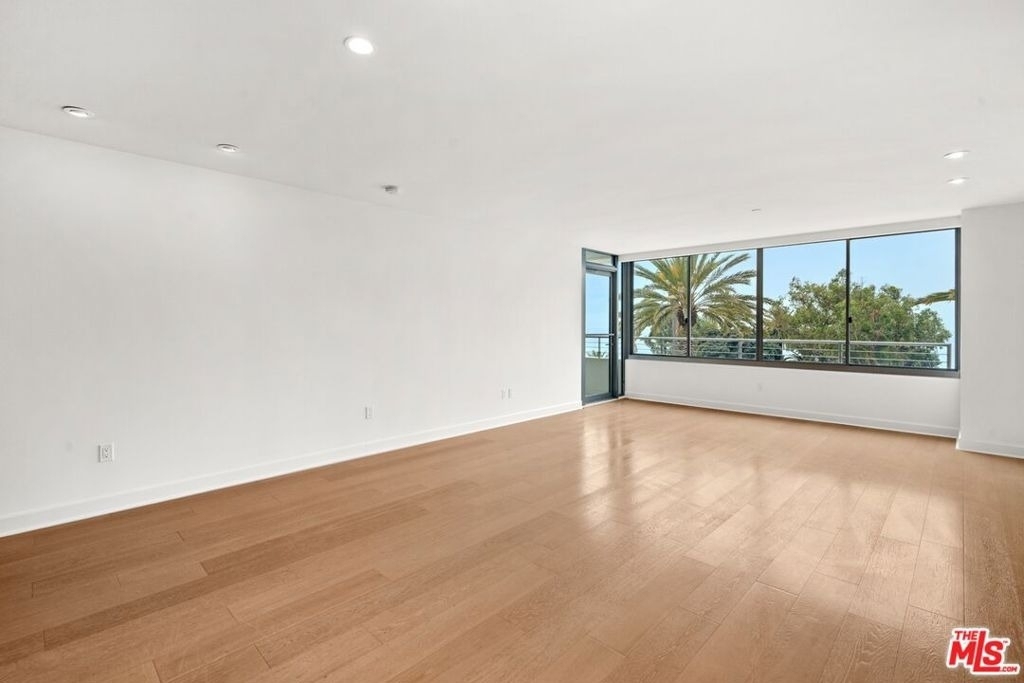 1221 W Ocean Avenue - Photo 6