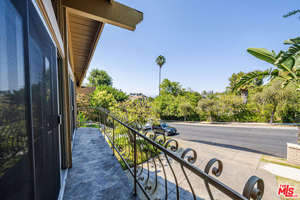18022 Lake Encino Drive - Photo 23