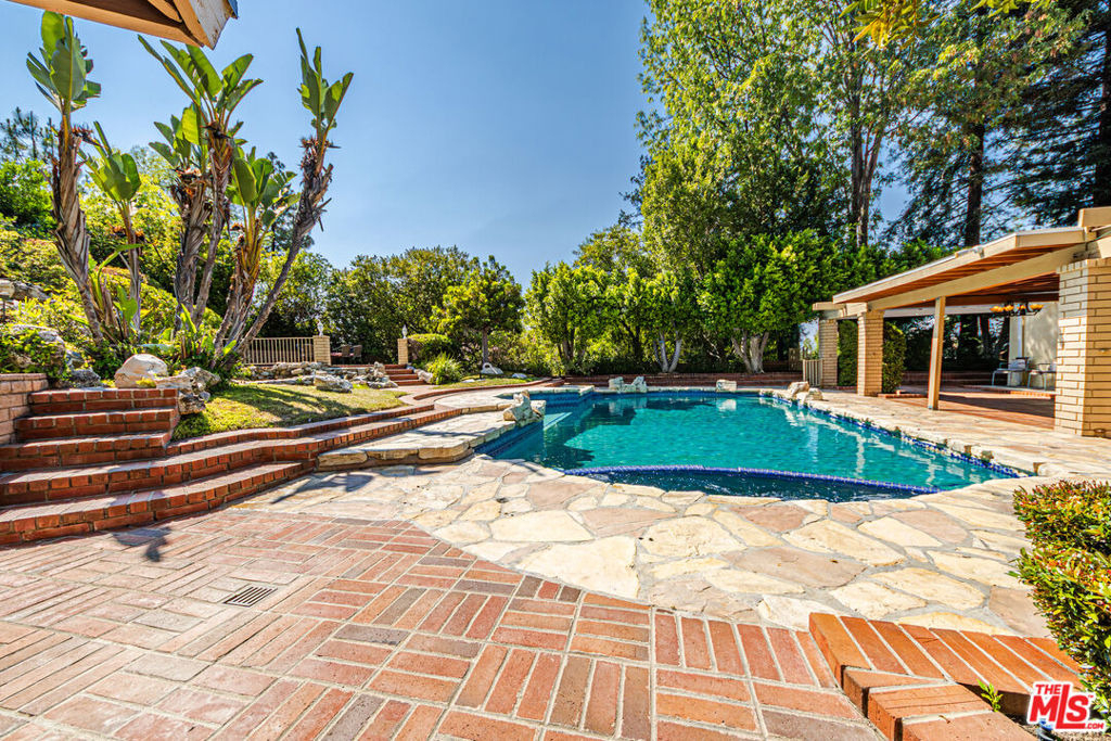 18022 Lake Encino Drive - Photo 31