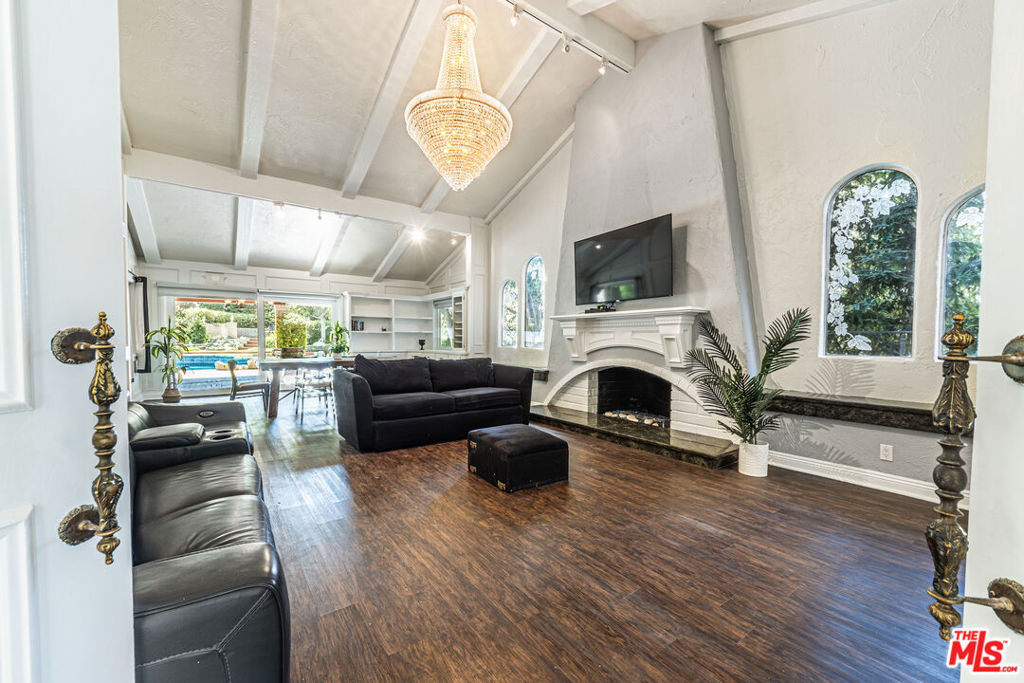 18022 Lake Encino Drive - Photo 5