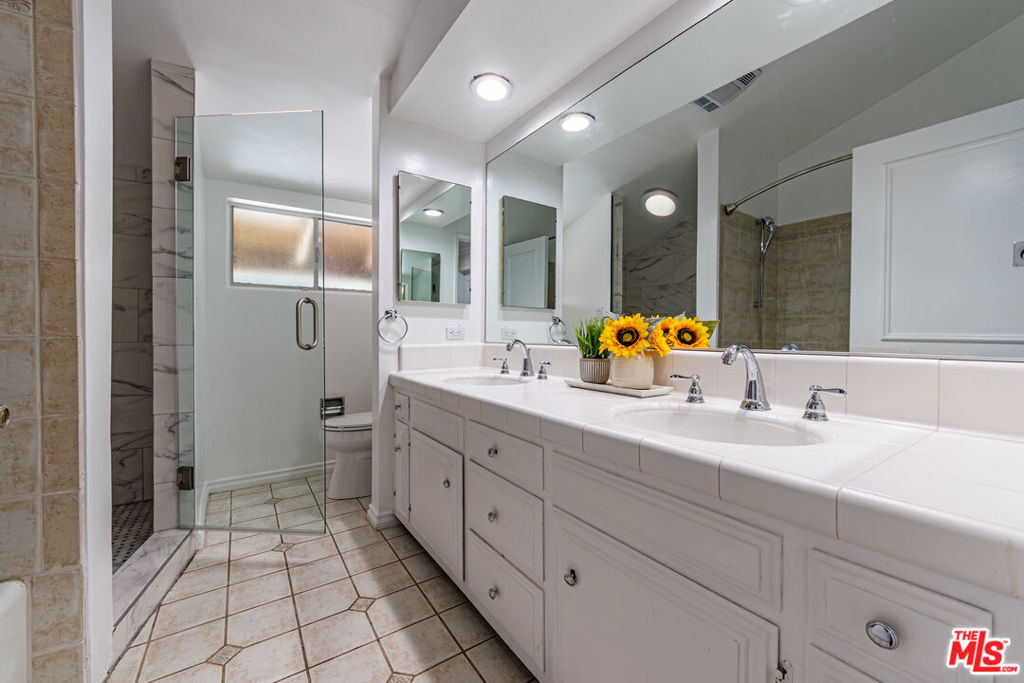 18022 Lake Encino Drive - Photo 25