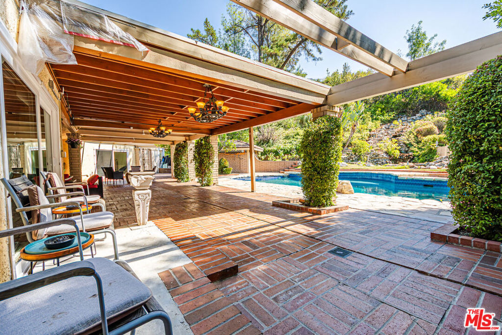 18022 Lake Encino Drive - Photo 29