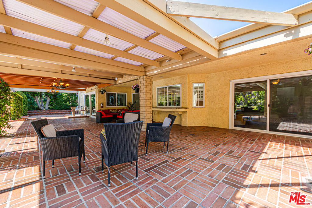 18022 Lake Encino Drive - Photo 28