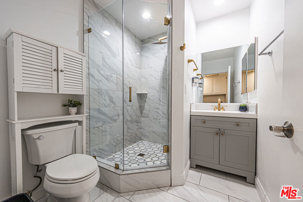 18022 Lake Encino Drive - Photo 12
