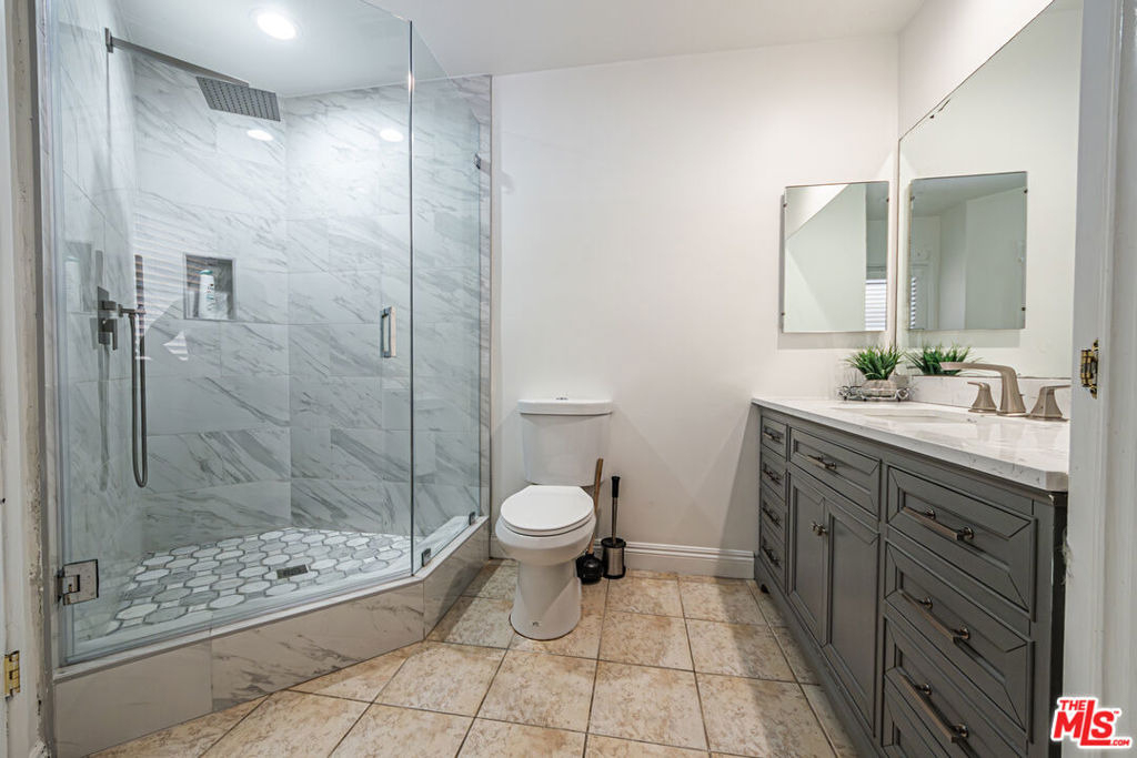 18022 Lake Encino Drive - Photo 15