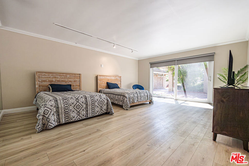 18022 Lake Encino Drive - Photo 18