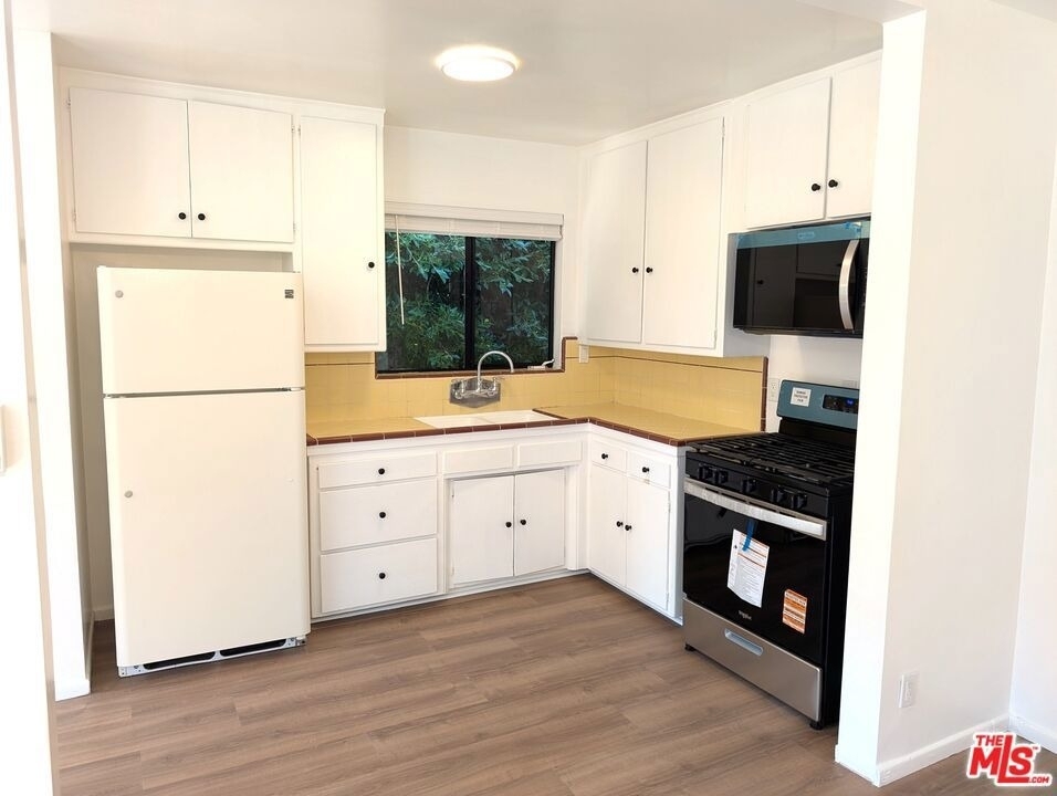 422 Arnaz Drive - Photo 0