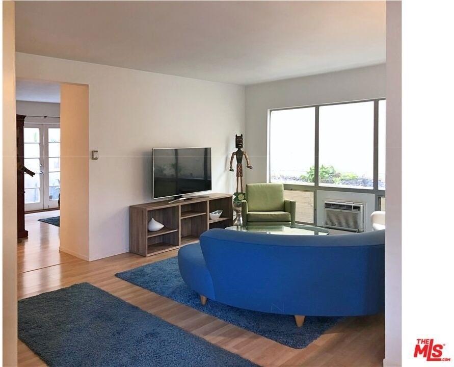1145 Larrabee Street - Photo 4