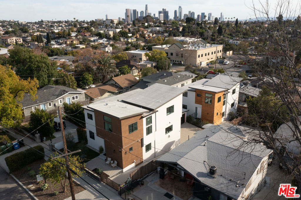 2512 Berkeley Avenue - Photo 1