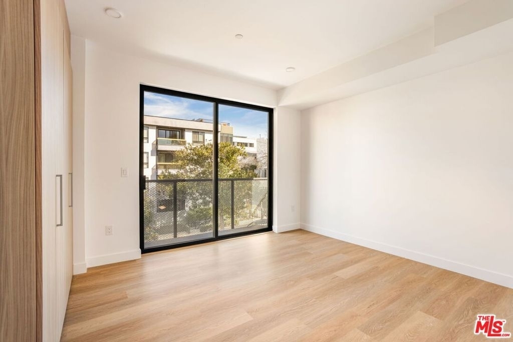 2361 Fox Hills Drive - Photo 9