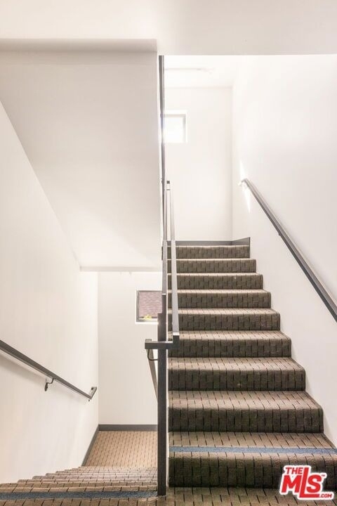 2361 Fox Hills Drive - Photo 26