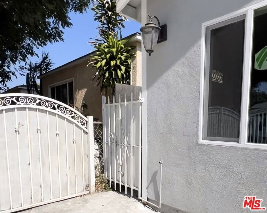 8946 Bryson Avenue - Photo 7
