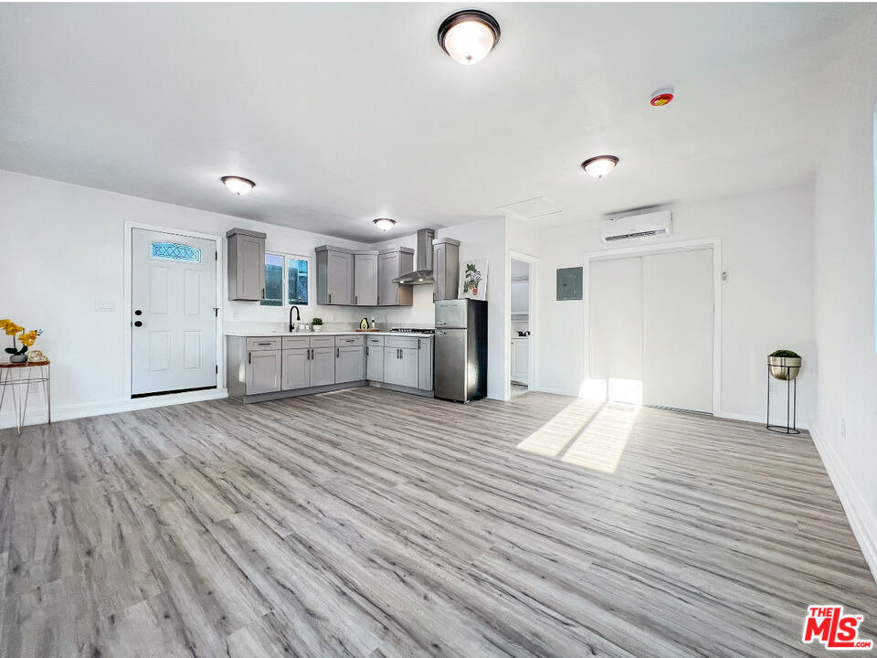 8946 Bryson Avenue - Photo 4