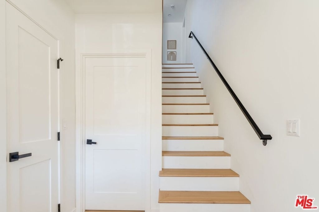 6765 1/2 Lexington Avenue - Photo 4