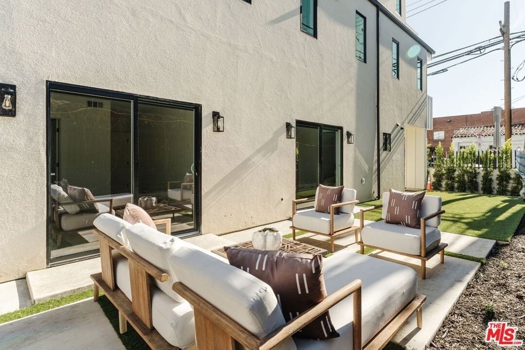 6765 1/2 Lexington Avenue - Photo 6