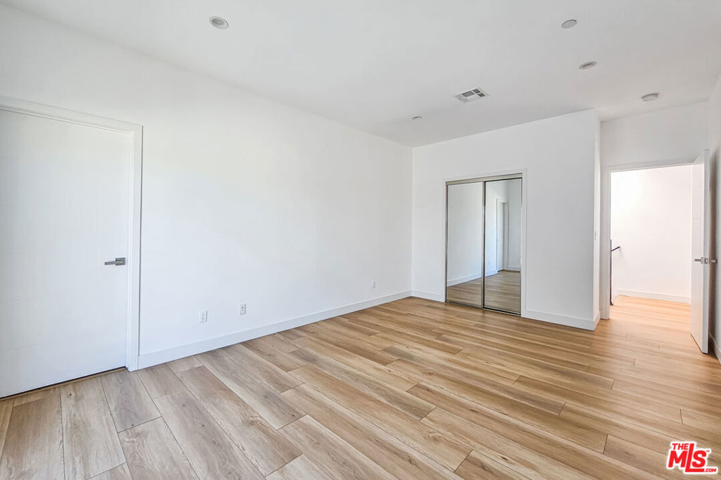 1921 1/2 Carmona Avenue - Photo 17