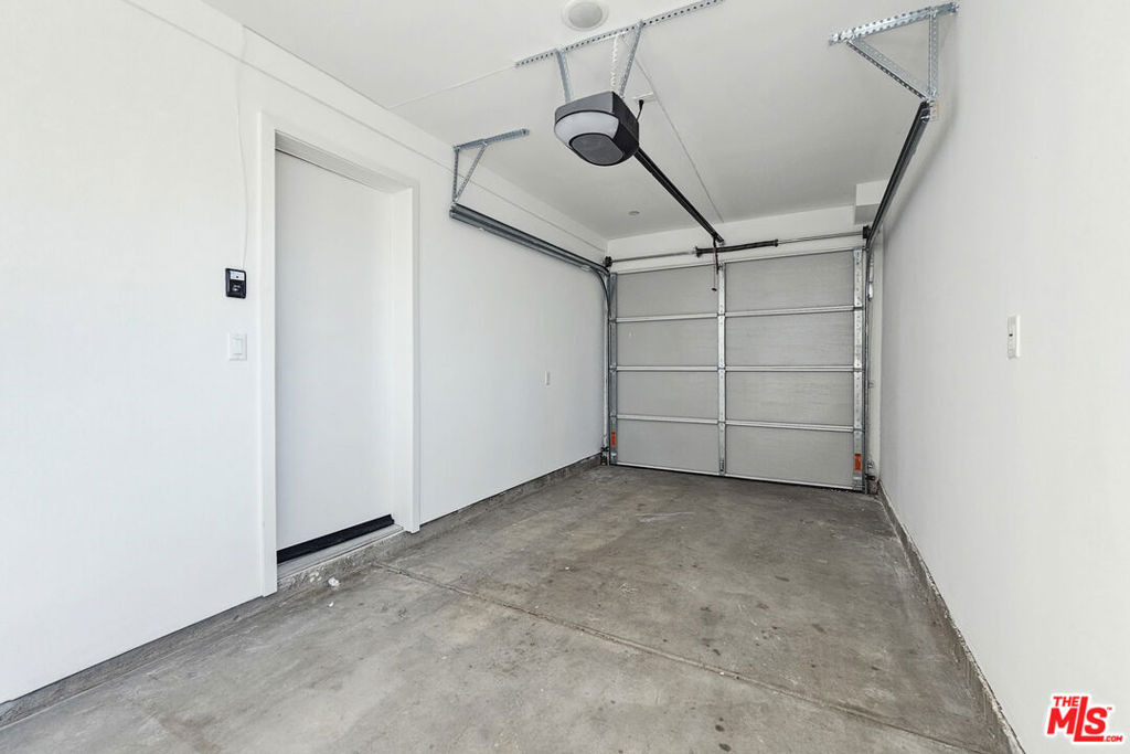 1921 1/2 Carmona Avenue - Photo 23