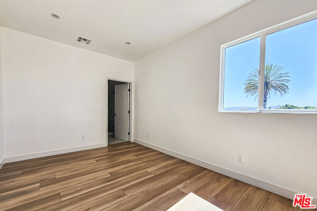 1921 1/2 Carmona Avenue - Photo 21