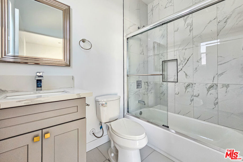1921 1/2 Carmona Avenue - Photo 16