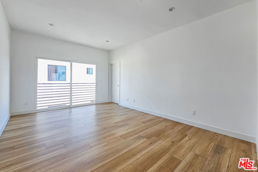 1921 1/2 Carmona Avenue - Photo 18