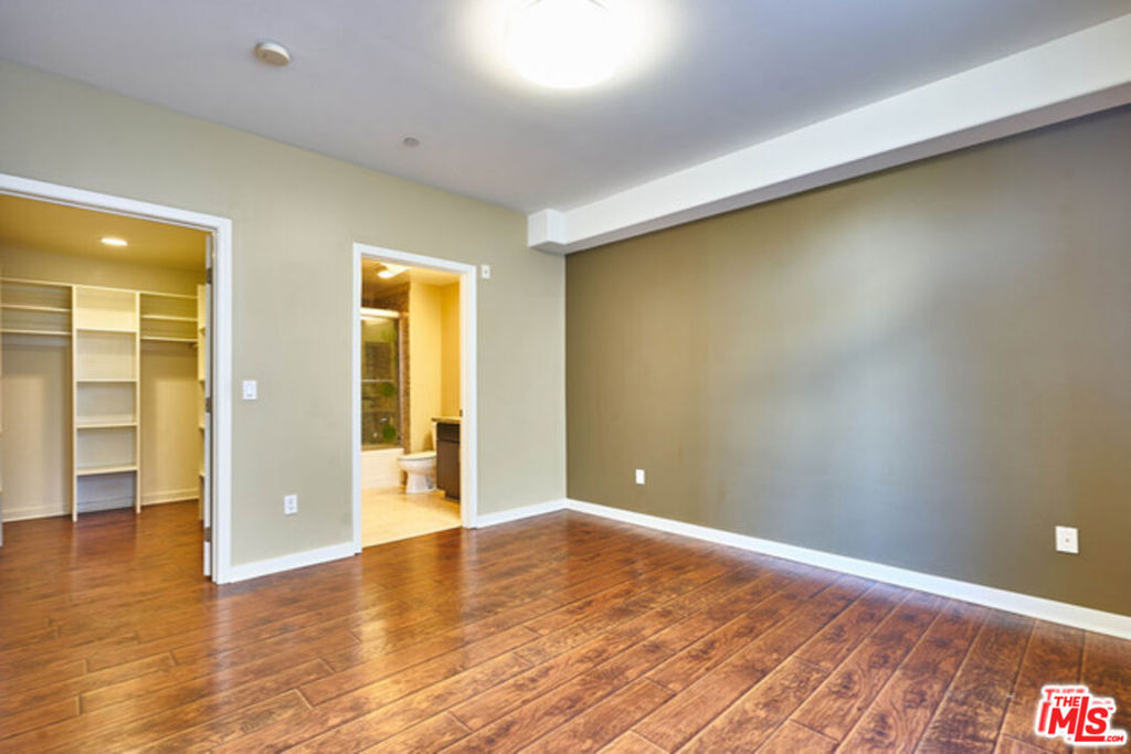 401 N Serrano Avenue - Photo 3