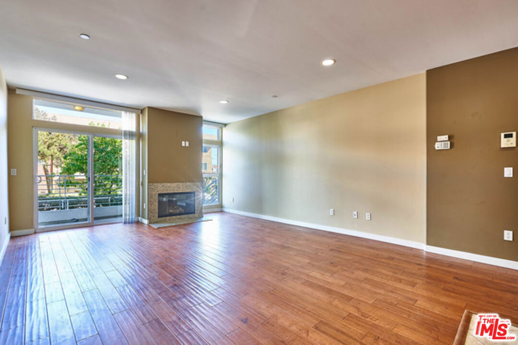 401 N Serrano Avenue - Photo 6