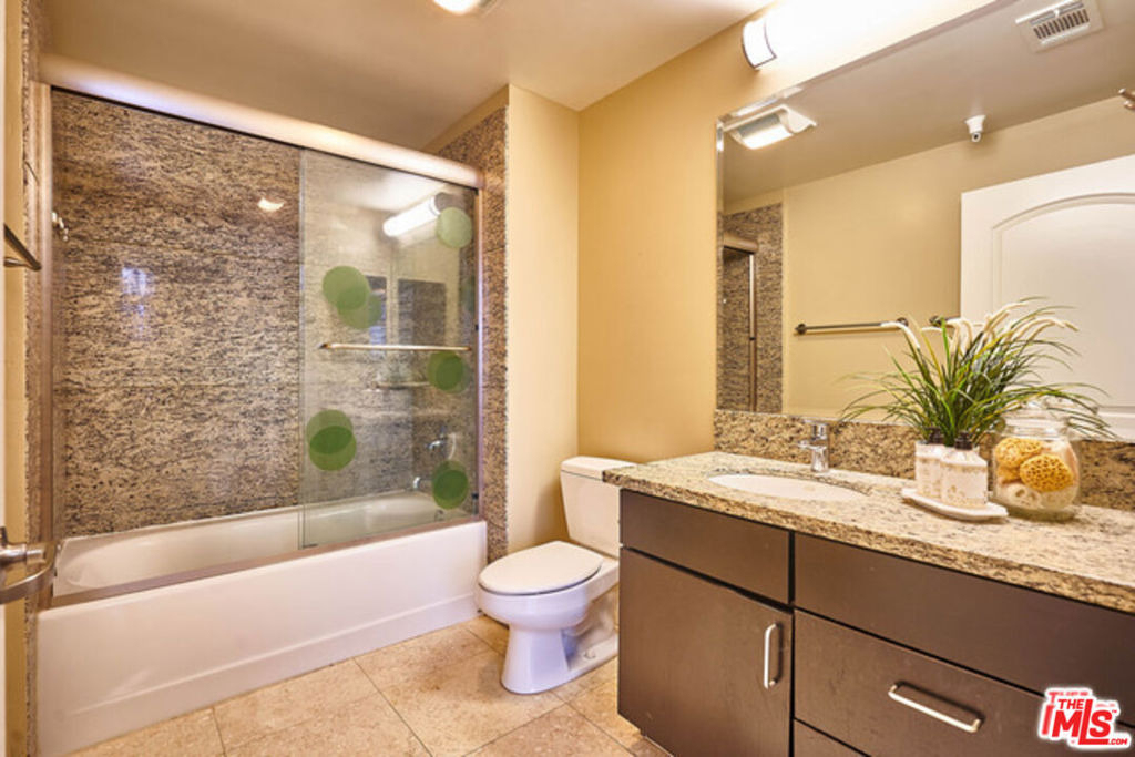 401 N Serrano Avenue - Photo 7