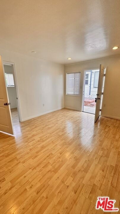 410 N Frederic Street - Photo 4