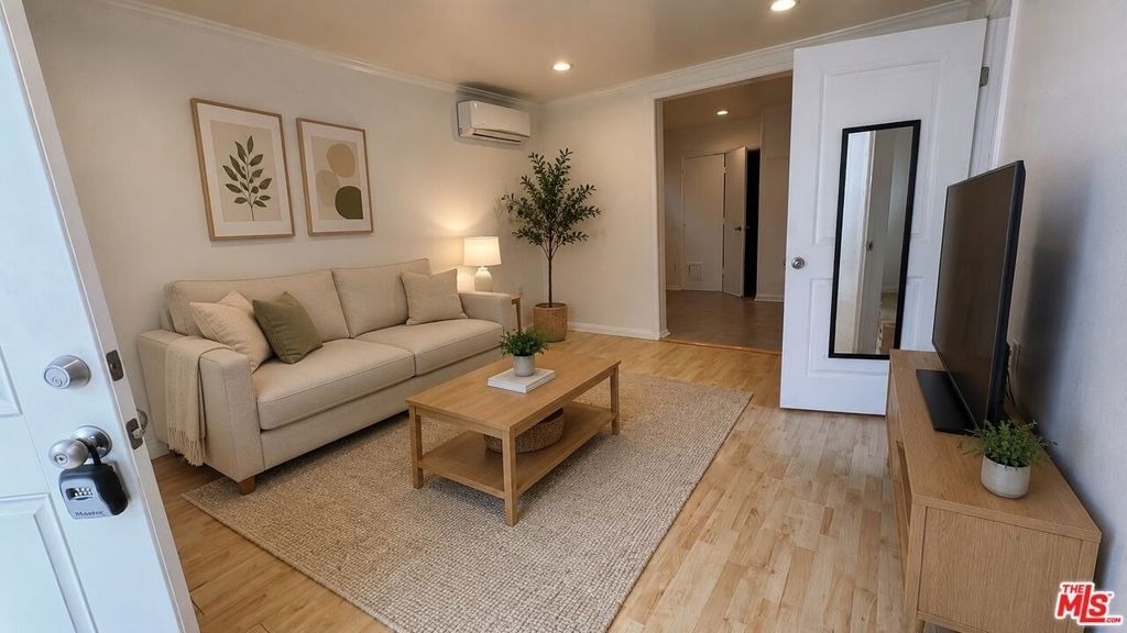 410 N Frederic Street - Photo 12