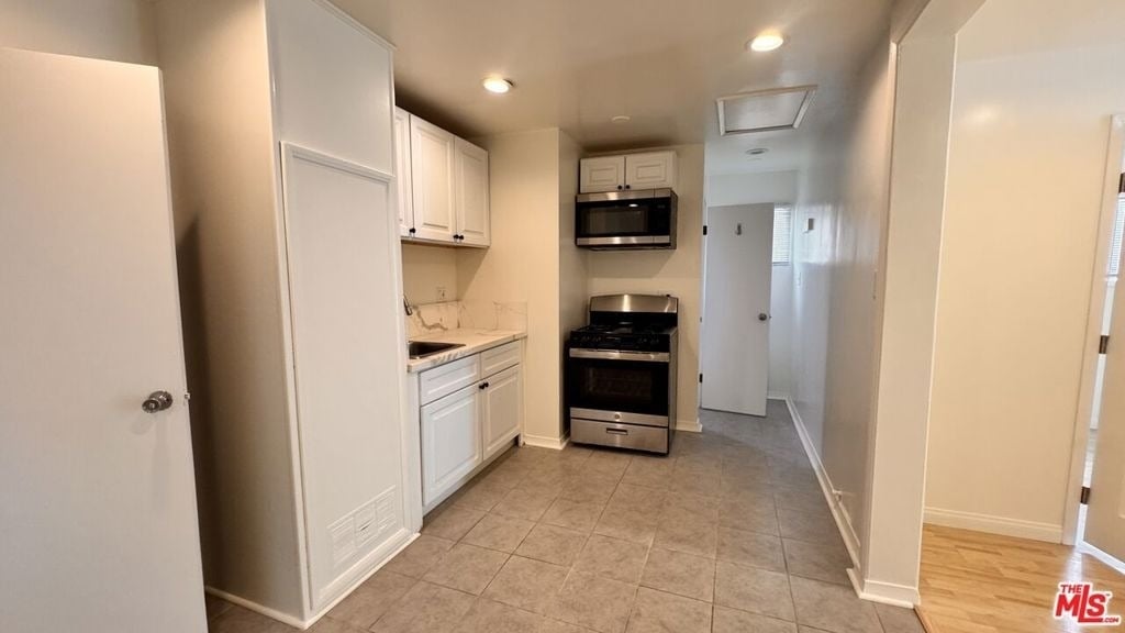 410 N Frederic Street - Photo 7