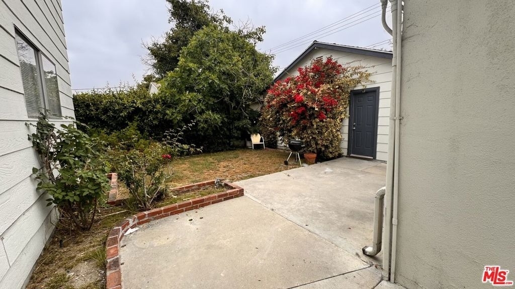 410 N Frederic Street - Photo 10
