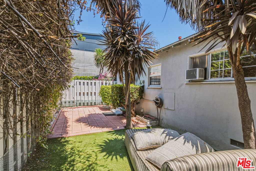 4177 Ince Boulevard - Photo 8