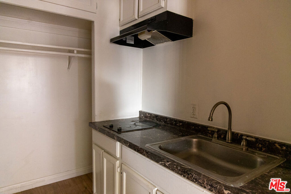 6126 Eleanor Avenue - Photo 6